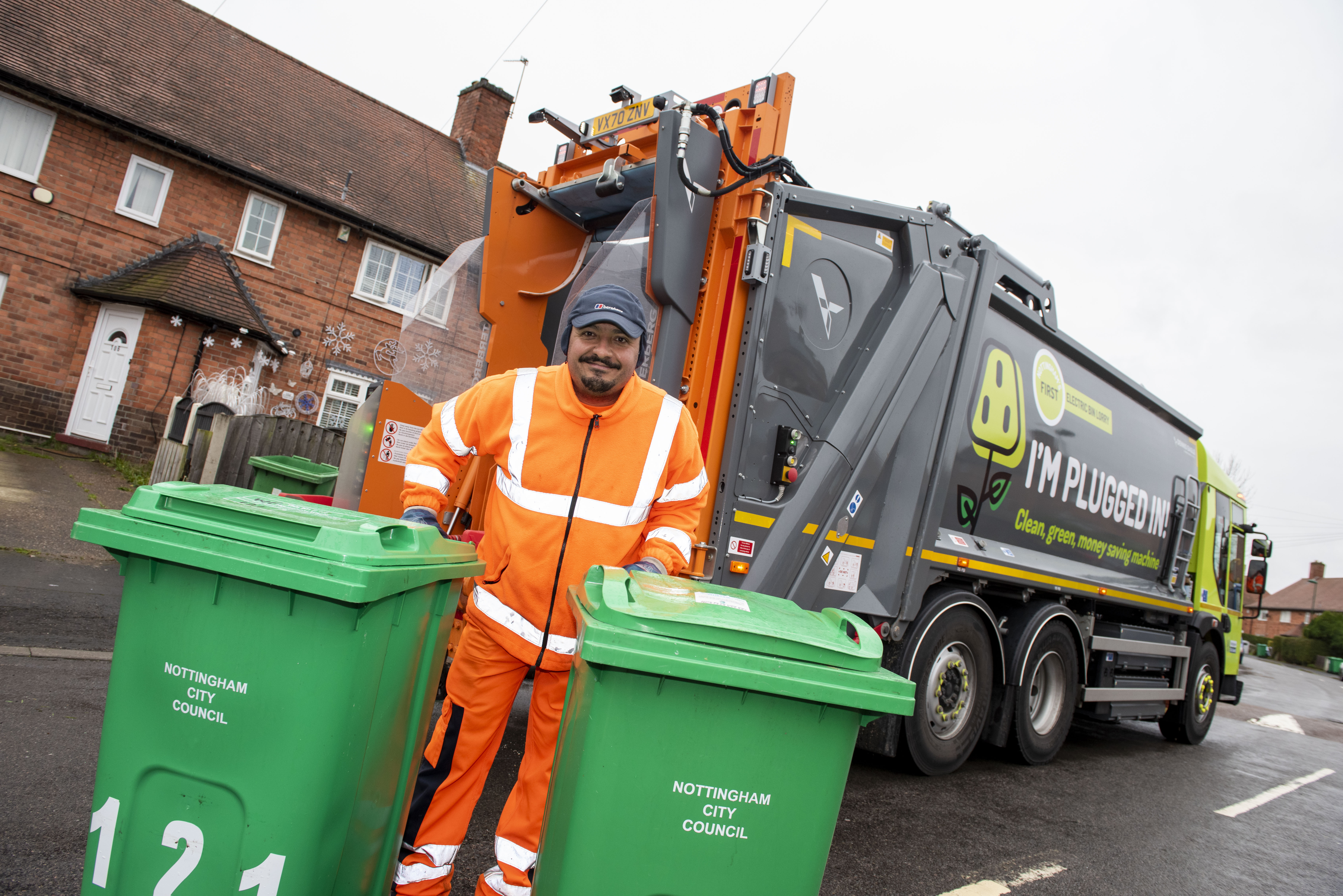 Dennis Eagle’s first all-electric eCollects go into service