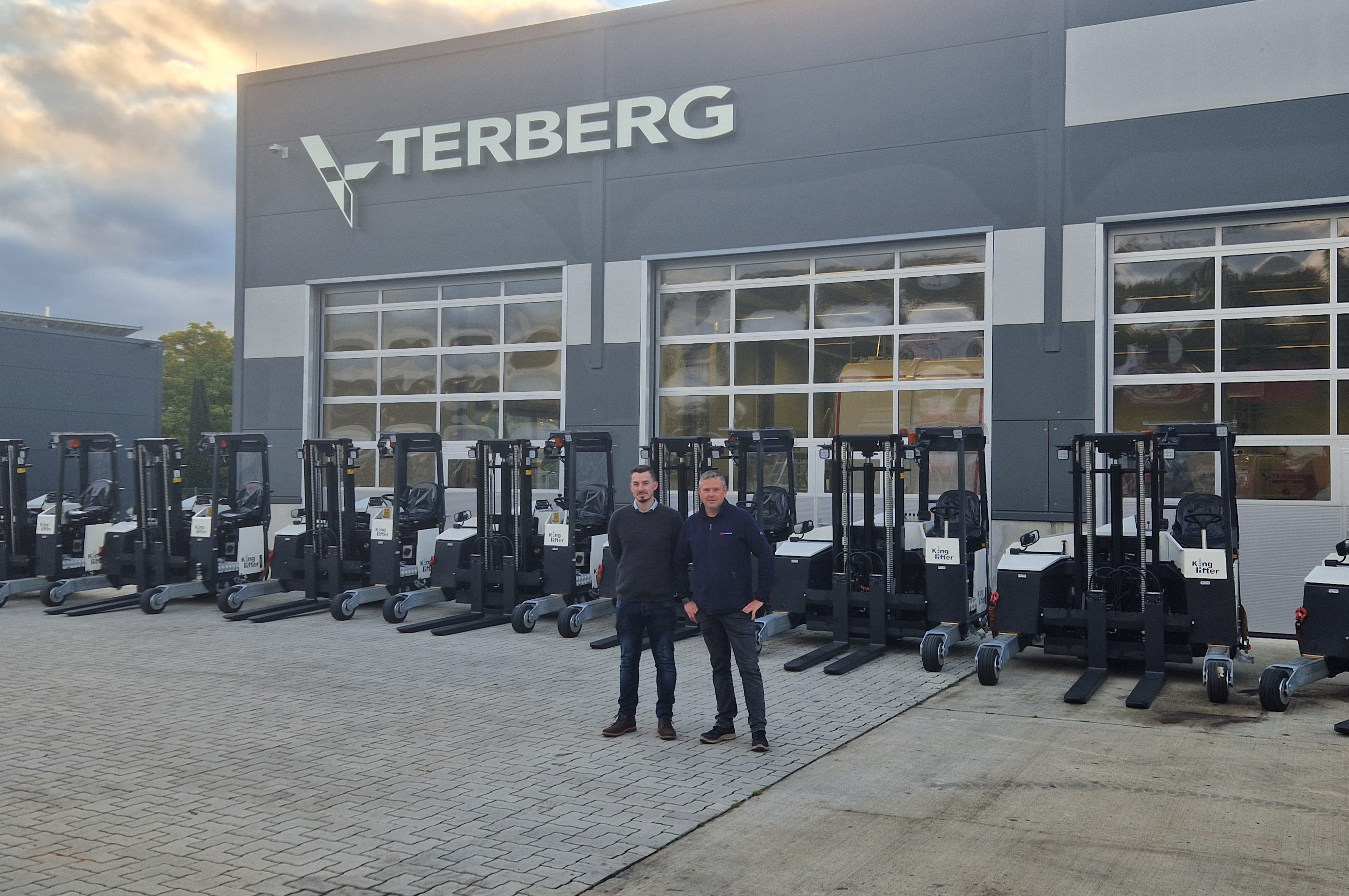 Terberg Kinglifter Delivers 9 New Kinglifters to DB Schenker