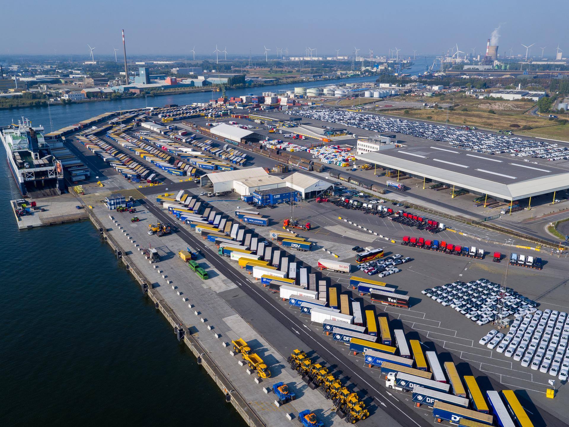 The European project “AWARD” to autonomize heavy-vehicles for logistics operations launched remotely