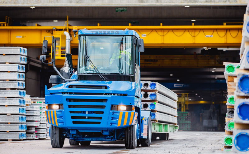 Terberg tractors move concrete products at eight Willy Naessens production plants